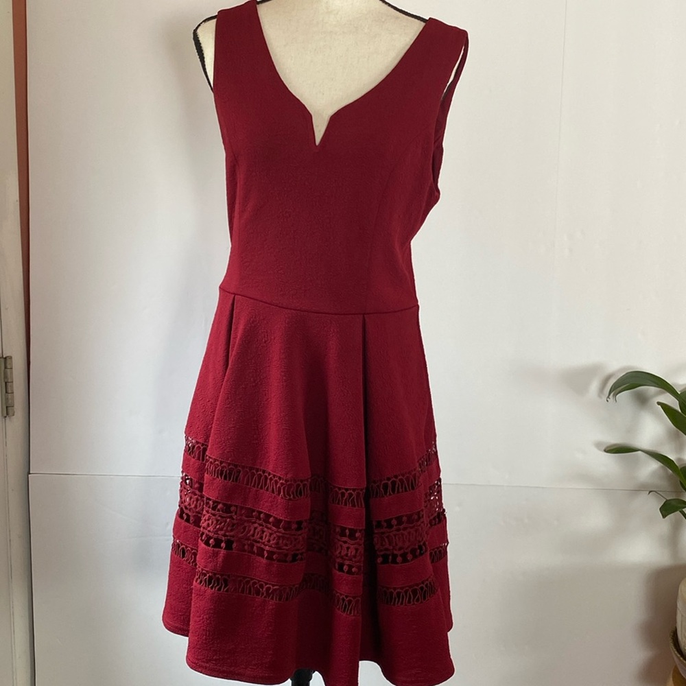 Annabella  Red Crochet Detail Dress Size Large  Lined Textured Sleeveless
